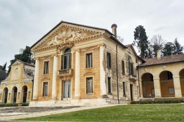 Asolo, eine Ortschaft und 100 Horizonte