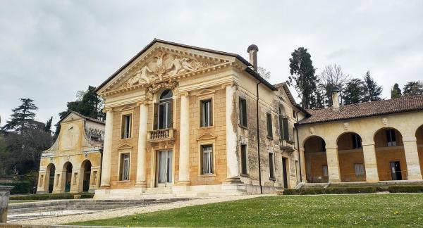 Asolo, eine Ortschaft und 100 Horizonte